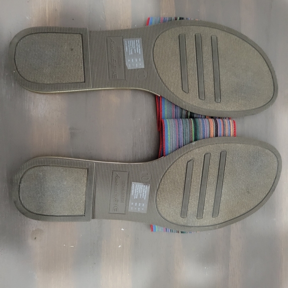 2 Pairs American Eagle Slip On Sandals Black Flat & Stripe Flat Size 10 - Picture 8 of 9